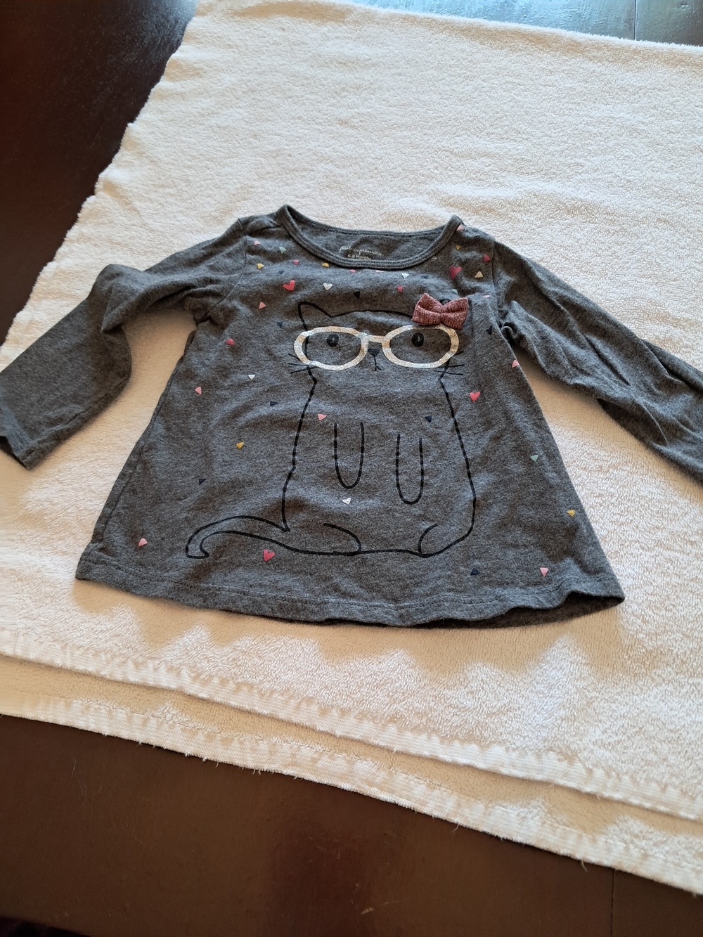 First Impressions Gray Long-Sleeve Tee with Cat Graphic and Bow